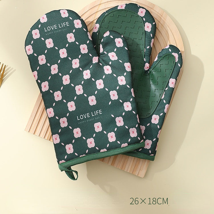 green color pair of Heat resistant oven gloves